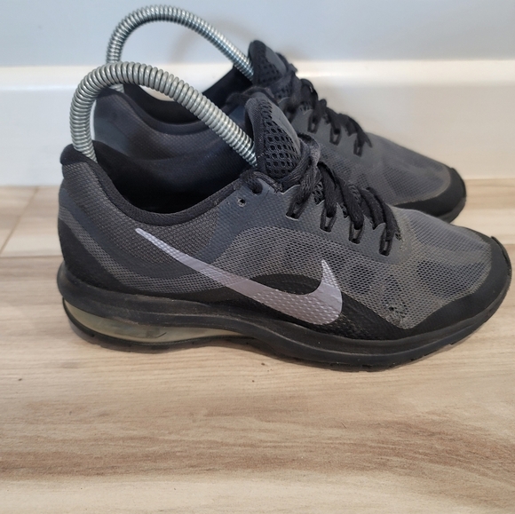 Nike Air Max Dynasty Sneakers Women Size 6 - Picture 1 of 7